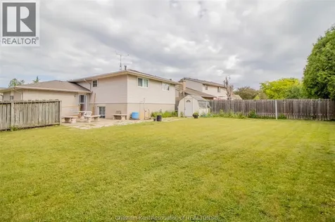 8 Regal Place Chatham ON N7M 5P5