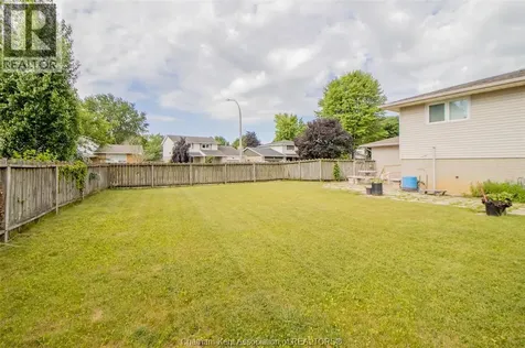 8 Regal Place Chatham ON N7M 5P5