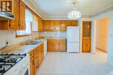 8 Regal Place Chatham ON N7M 5P5