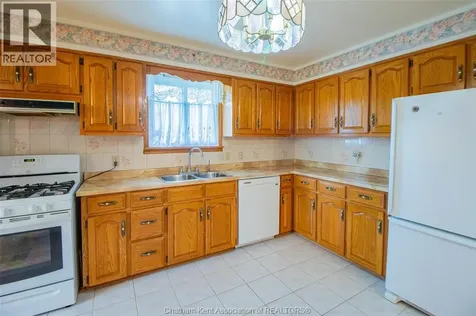 8 Regal Place Chatham ON N7M 5P5
