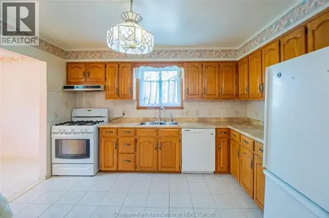 8 Regal Place Chatham ON N7M 5P5