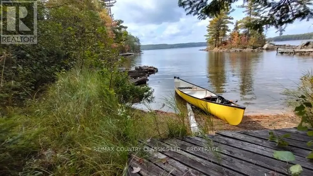 860 Mazinaw Lake Addington Highlands ON K0H 1K0