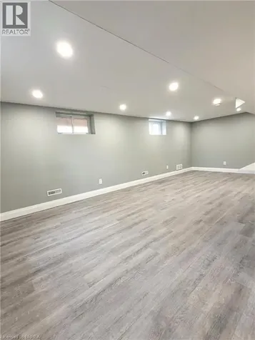 76 Glenview Avenue Cambridge ON N1R 2W2