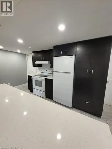 76 Glenview Avenue Cambridge ON N1R 2W2