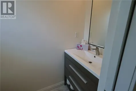 12 Downsview Crescent Ottawa ON K2G 0A5