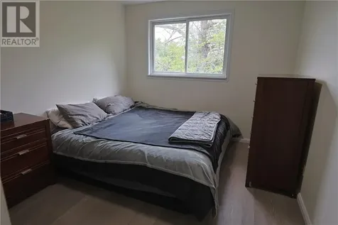 12 Downsview Crescent Ottawa ON K2G 0A5