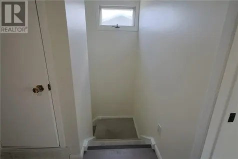 12 Downsview Crescent Ottawa ON K2G 0A5