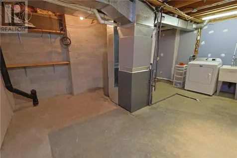 12 Downsview Crescent Ottawa ON K2G 0A5