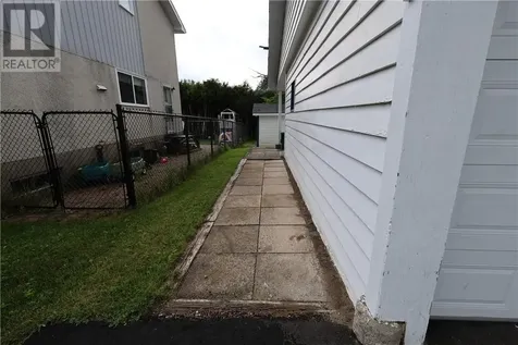 12 Downsview Crescent Ottawa ON K2G 0A5