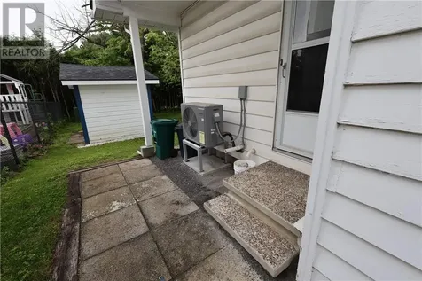 12 Downsview Crescent Ottawa ON K2G 0A5