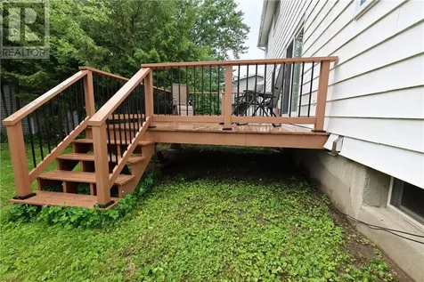 12 Downsview Crescent Ottawa ON K2G 0A5