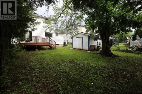 12 Downsview Crescent Ottawa ON K2G 0A5