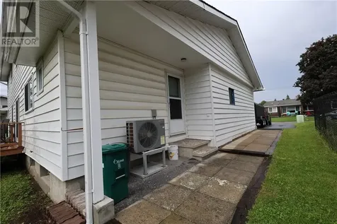 12 Downsview Crescent Ottawa ON K2G 0A5