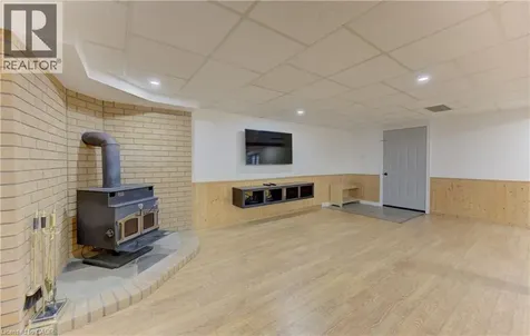 55 Southwood Drive Kitchener ON N2E 2E6