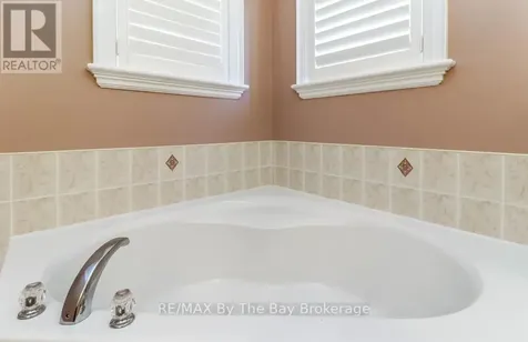 121 Royal Beech Drive Wasaga Beach ON L9Z 2N2