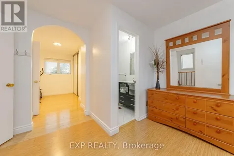 1237 Cedarcroft Crescent Ottawa ON K1B 5G9
