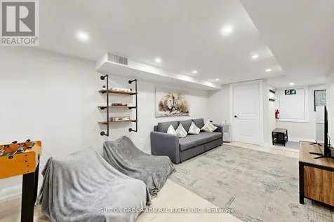 28 Timcourt Drive Tiny ON L9M 0B9