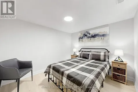 28 Timcourt Drive Tiny ON L9M 0B9