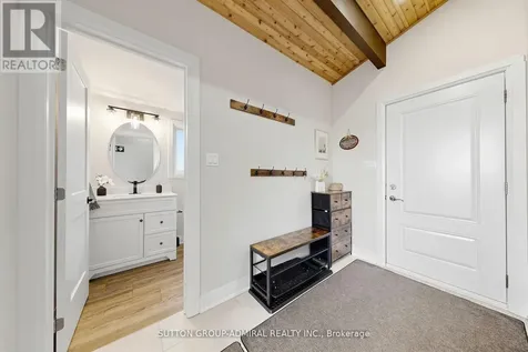 28 Timcourt Drive Tiny ON L9M 0B9