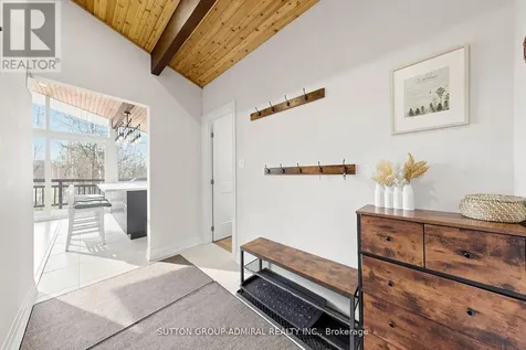 28 Timcourt Drive Tiny ON L9M 0B9