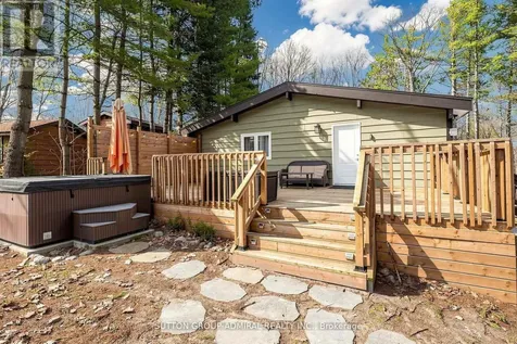 28 Timcourt Drive Tiny ON L9M 0B9