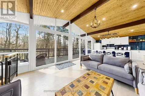28 Timcourt Drive Tiny ON L9M 0B9