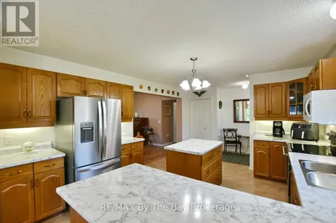 12 Indiana Avenue Wasaga Beach ON L9Z 3A8