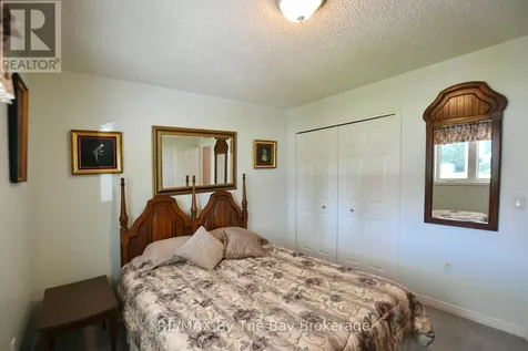 12 Indiana Avenue Wasaga Beach ON L9Z 3A8