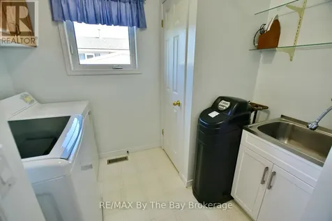 12 Indiana Avenue Wasaga Beach ON L9Z 3A8