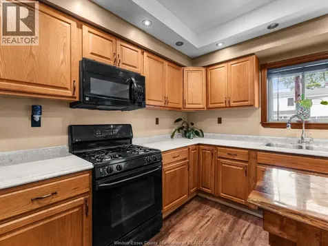 1287 Goyeau Windsor ON N8X 3K9