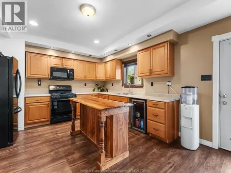 1287 Goyeau Windsor ON N8X 3K9