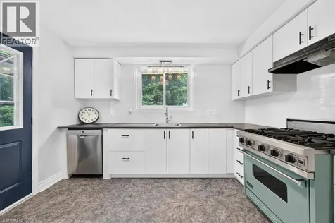 662 Montego Crescent Burlington ON L7N 2Z1