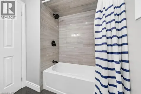 662 Montego Crescent Burlington ON L7N 2Z1