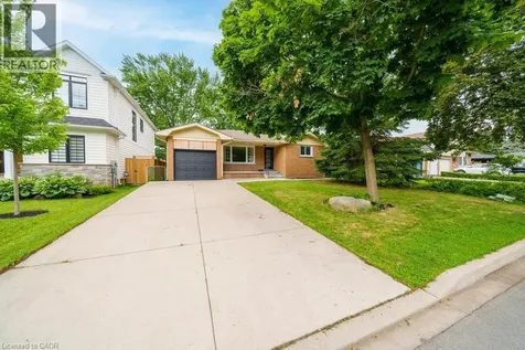 662 Montego Crescent Burlington ON L7N 2Z1