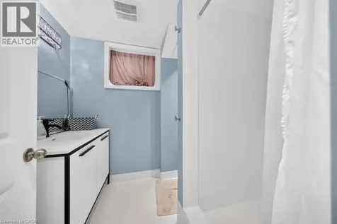 662 Montego Crescent Burlington ON L7N 2Z1