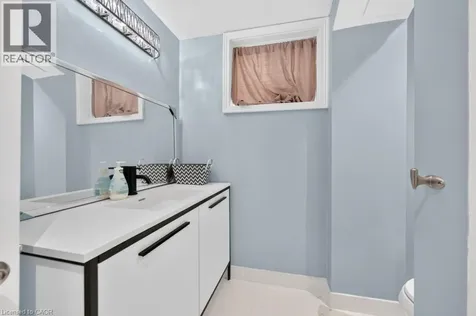 662 Montego Crescent Burlington ON L7N 2Z1