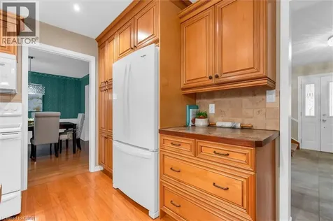 1482 Caulder Drive Oakville ON L6J 5S9