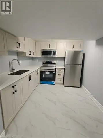 28 Crossmore Crescent Cambridge ON M1S 0C7