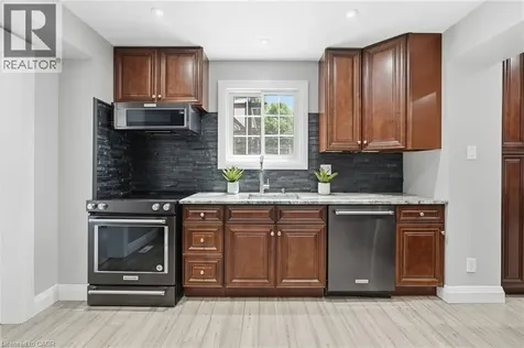 53 Glaceport Avenue Waterdown ON L9H 7E2