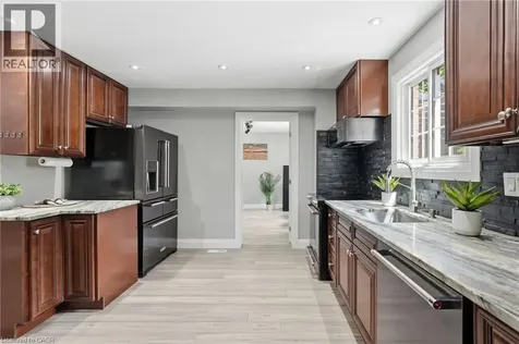 53 Glaceport Avenue Waterdown ON L9H 7E2