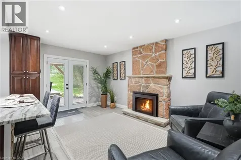 53 Glaceport Avenue Waterdown ON L9H 7E2