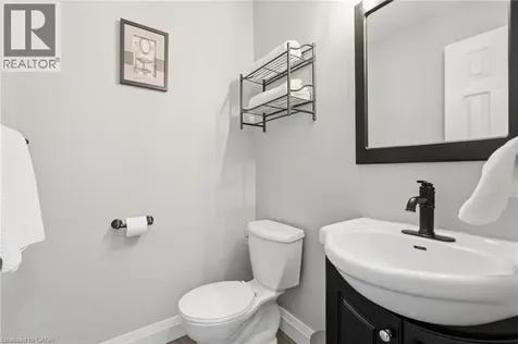 53 Glaceport Avenue Waterdown ON L9H 7E2