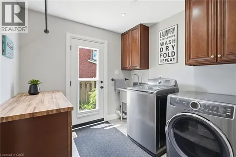 53 Glaceport Avenue Waterdown ON L9H 7E2