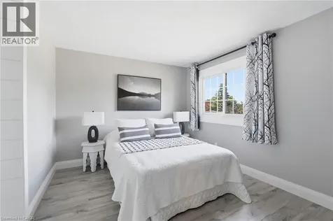 53 Glaceport Avenue Waterdown ON L9H 7E2