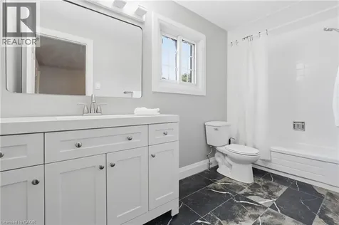 53 Glaceport Avenue Waterdown ON L9H 7E2