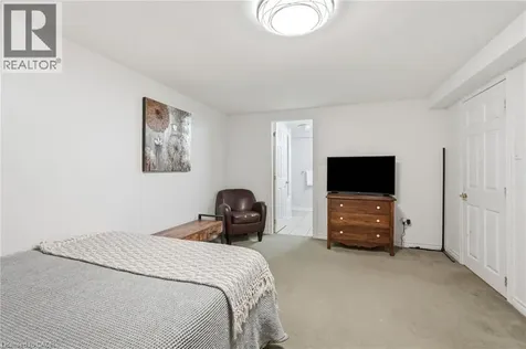 53 Glaceport Avenue Waterdown ON L9H 7E2