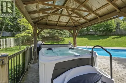 53 Glaceport Avenue Waterdown ON L9H 7E2