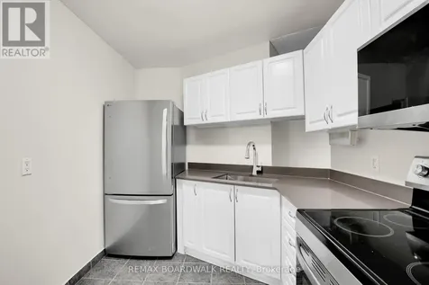 2020 Jasmine Crescent Ottawa ON K1J 8K5