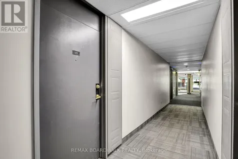 2020 Jasmine Crescent Ottawa ON K1J 8K5
