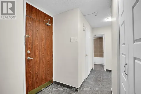 2020 Jasmine Crescent Ottawa ON K1J 8K5